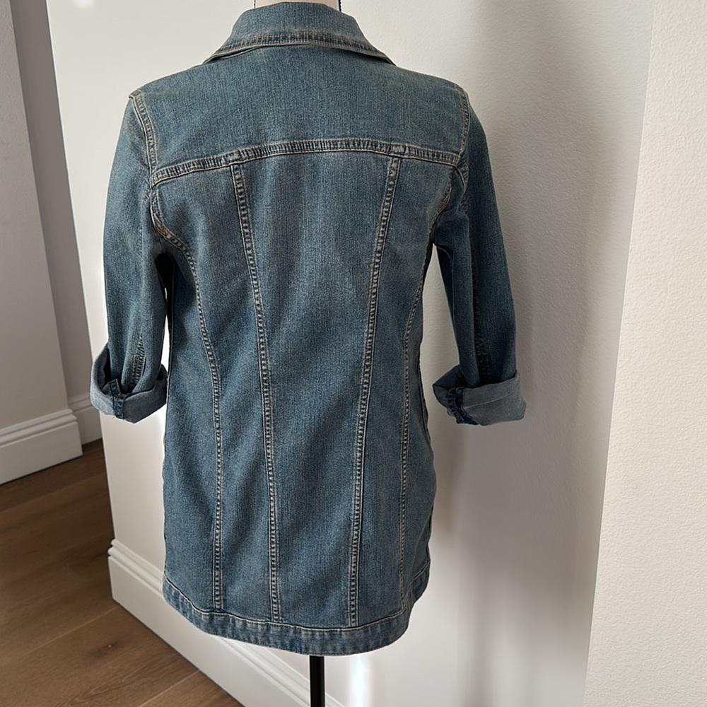 Chico’s denim jeans jacket. Size 4/6 - Picture 4 of 5